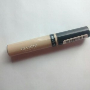 revlon colorstay concealer light medium